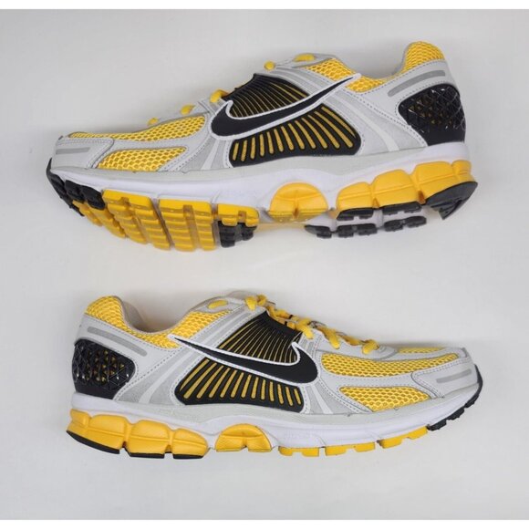 Nike Air Zoom Vomero 5 'University Gold' FB9149-002 - Picture 2 of 14